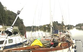 Sailing Yachts - No Shower